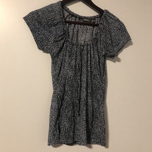 2 for $20 MEXX  Short Sleeve Round Neck Top. Medium - Picture 2 of 7
